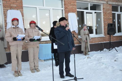 Александровка мәктәбендә Советлар Союзы Герое Александр Казаковка мемориаль такта урнаштыру тантанасы узды