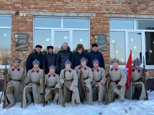 Александровка мәктәбендә Советлар Союзы Герое Александр Казаковка мемориаль такта урнаштыру тантанасы узды