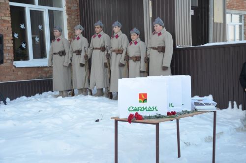 Александровка мәктәбендә Советлар Союзы Герое Александр Казаковка мемориаль такта урнаштыру тантанасы узды