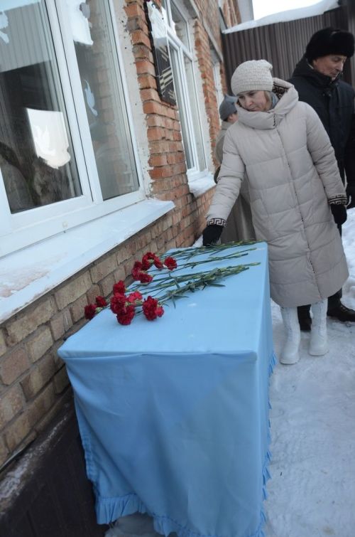 Александровка мәктәбендә Советлар Союзы Герое Александр Казаковка мемориаль такта урнаштыру тантанасы узды