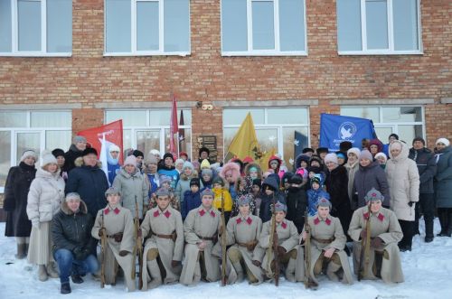 Александровка мәктәбендә Советлар Союзы Герое Александр Казаковка мемориаль такта урнаштыру тантанасы узды