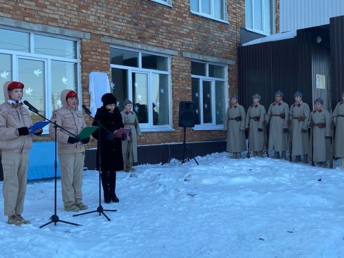 Александровка мәктәбендә Советлар Союзы Герое Александр Казаковка мемориаль такта урнаштыру тантанасы узды