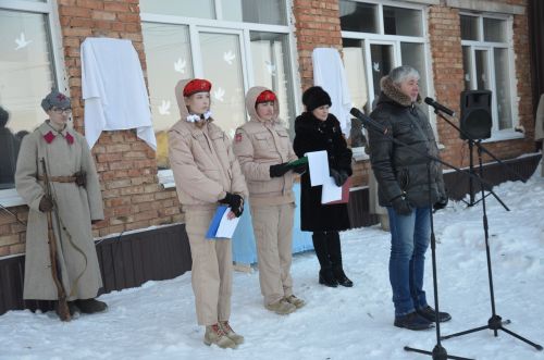 Александровка мәктәбендә Советлар Союзы Герое Александр Казаковка мемориаль такта урнаштыру тантанасы узды