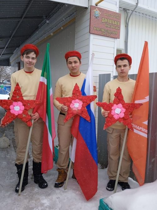 Иске Кәшер мәктәбе укучылары Әүхәт Дәүләтбаевны искә алдылар