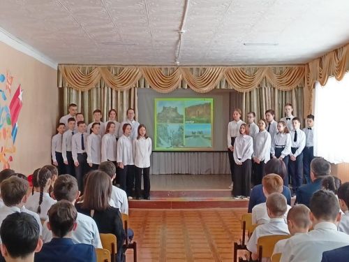 Учащиеся 6 классов Джалильской школы √ 2 вступили в ряды Юнармии