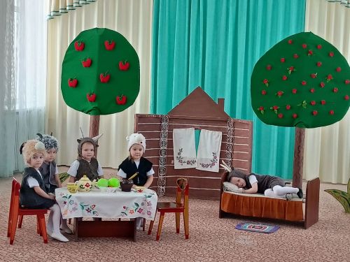 Сарманның «Кояшкай» балалар бакчасында тәрбияләнүчеләрне туган телне яратырга өйрәтәләр