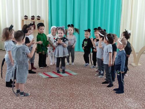 Сарманның «Кояшкай» балалар бакчасында тәрбияләнүчеләрне туган телне яратырга өйрәтәләр