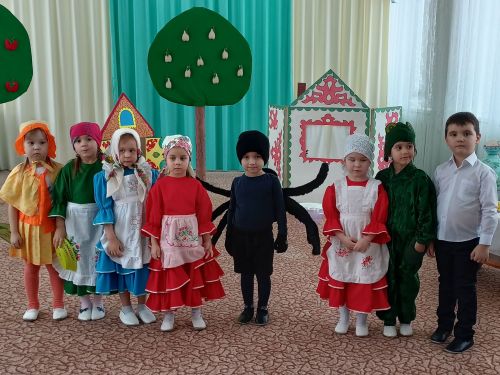 Сарманның «Кояшкай» балалар бакчасында тәрбияләнүчеләрне туган телне яратырга өйрәтәләр