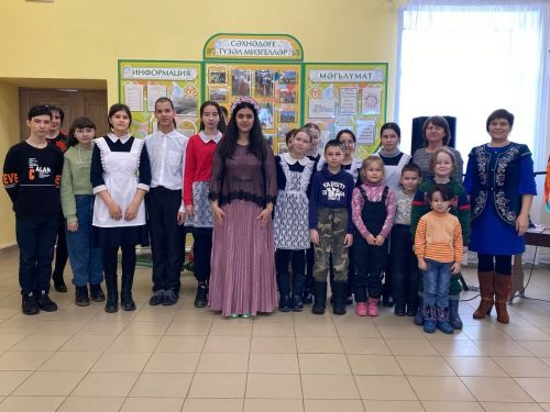 Азалакта кышны озаттылар