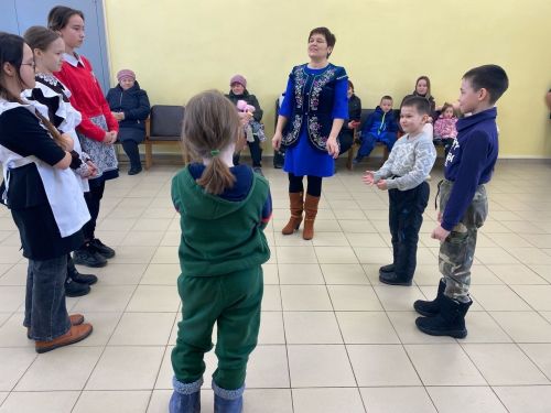 Азалакта кышны озаттылар