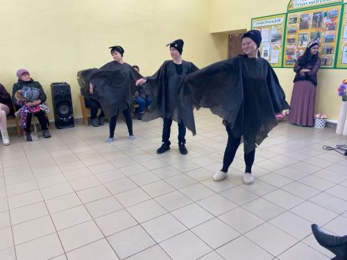 Азалакта кышны озаттылар