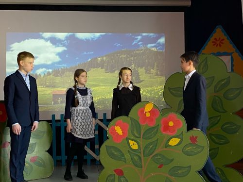 Сарман мәктәбе укучылары театр уйнадылар