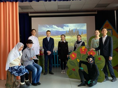 Сарман мәктәбе укучылары театр уйнадылар