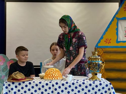 Сарман мәктәбе укучылары театр уйнадылар