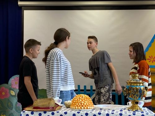 Сарман мәктәбе укучылары театр уйнадылар