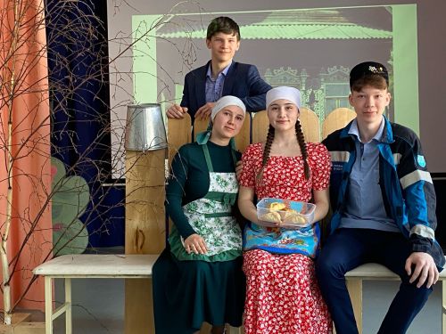 Сарман мәктәбе укучылары театр уйнадылар