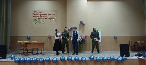 Джалильские гимназисты показали актерское мастерское и остроту шуток