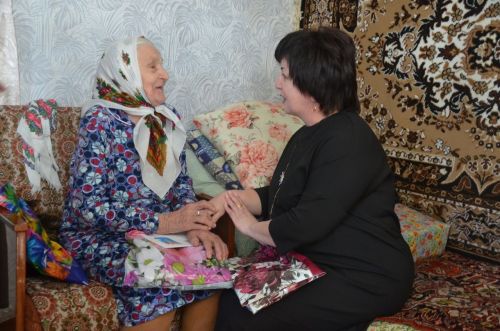Зоя Алексеевна гомер бәйрәмен яхшы хәтер һәм күтәренке кәеф белән каршылый