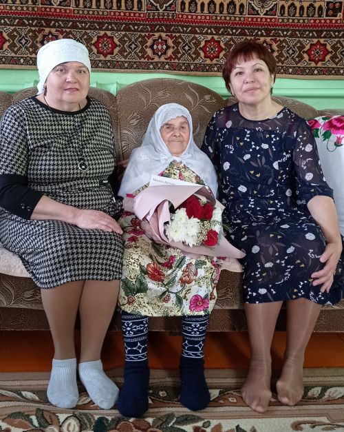 Фәһимә апа 95 яшьлек юбилеен зур хөрмәт эчендә каршы ала