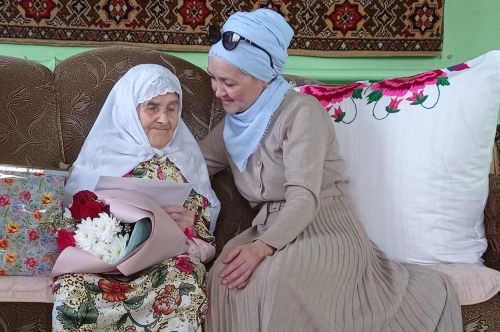 Фәһимә апа 95 яшьлек юбилеен зур хөрмәт эчендә каршы ала