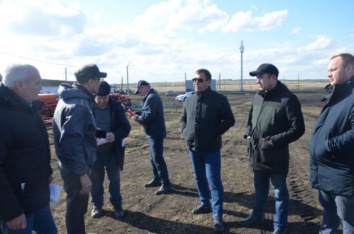 В районе проверили готовность техники к весенне-полевым работам