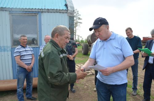 В районе продолжается награждение передовиков посевной кампании