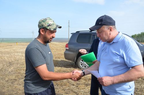 В районе продолжается награждение передовиков посевной кампании