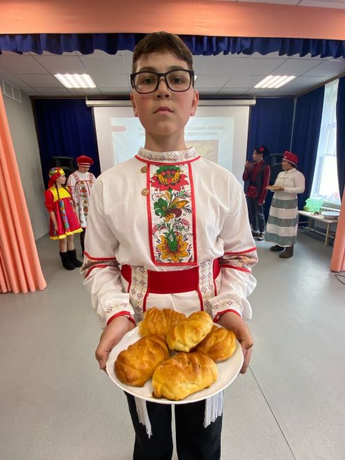 Сарман урта мәктәбендә милли табын кордылар