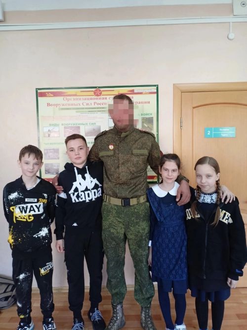 Ученики школ района встретились с участниками СВО
