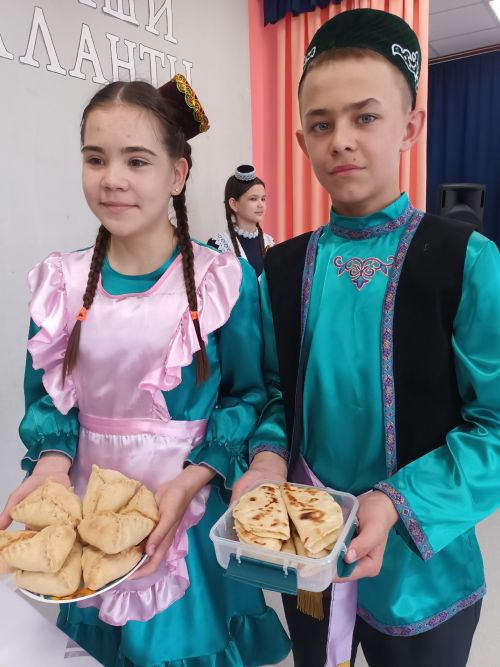 Сарман урта мәктәбендә милли табын кордылар