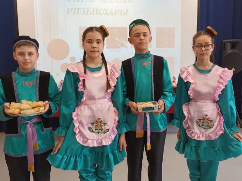 Сарман урта мәктәбендә милли табын кордылар