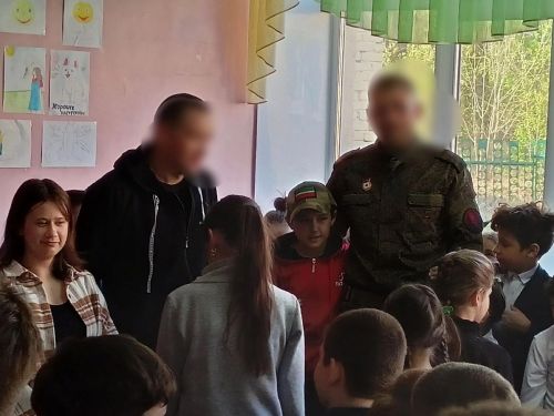 Ученики школ района встретились с участниками СВО