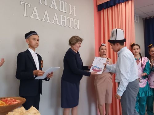 Сарман урта мәктәбендә милли табын кордылар