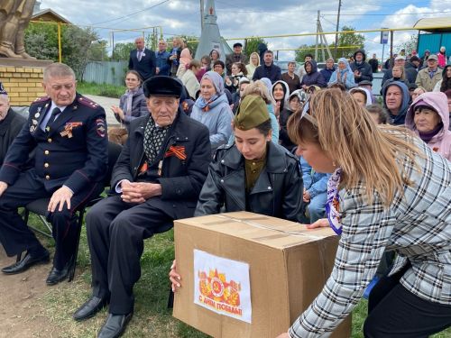 Сөлектә сугыш һәм тыл ветераннары, тол аналар истәлегенә һәйкәл ачтылар