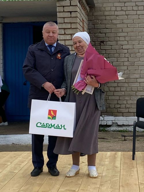 Сөлектә сугыш һәм тыл ветераннары, тол аналар истәлегенә һәйкәл ачтылар