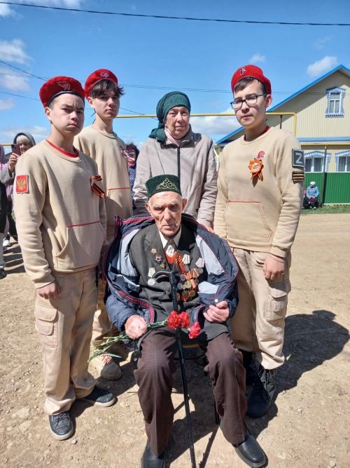 В парке 100-летия ТАССР по традиции посадили ели