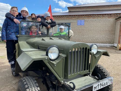 Сөлектә сугыш һәм тыл ветераннары, тол аналар истәлегенә һәйкәл ачтылар