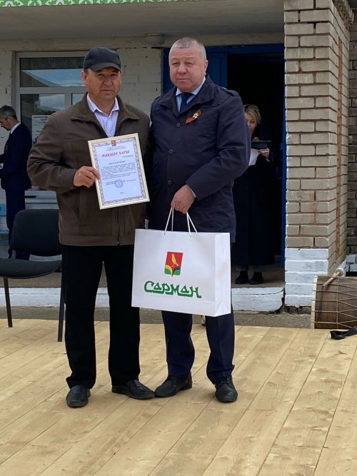 Сөлектә сугыш һәм тыл ветераннары, тол аналар истәлегенә һәйкәл ачтылар