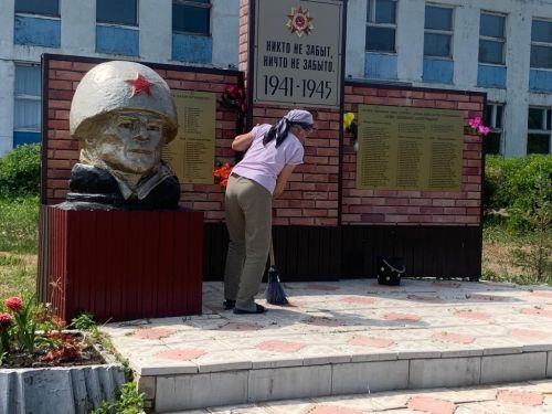 Югары Чыршылыда һәйкәл янын чистарттылар