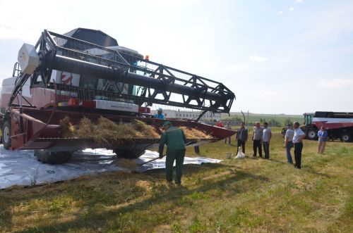 В районе проверили готовность техники к уборке урожая