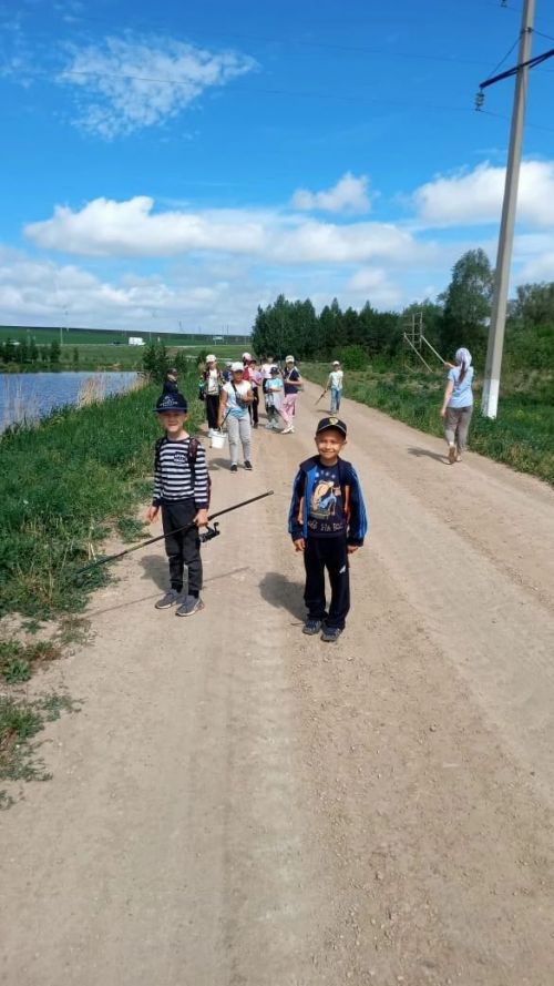 Лагерь балалары балык тотарга да өлгерәләр