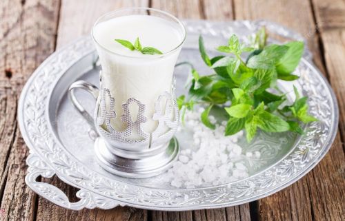 Район халкы кызудан коктейльләр ярдәмендә «кача»