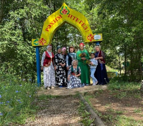 «Ак калфак»лылар «Кырык чишмә»гә кунакка барган