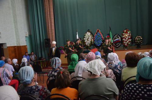 Батырларча һәлак булган якташыбыз белән хушлаштылар