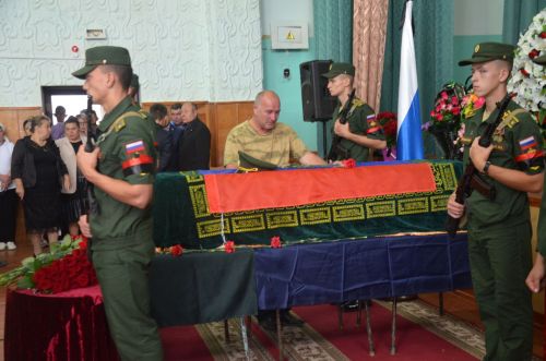 Батырларча һәлак булган якташыбыз белән хушлаштылар