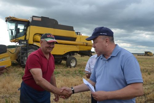 В районе наградили передовиков уборки