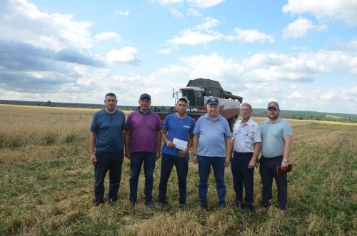 В районе наградили передовиков уборки