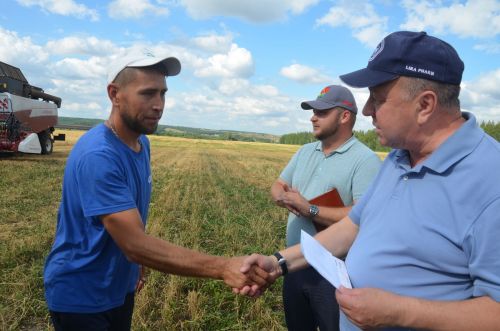 В районе наградили передовиков уборки
