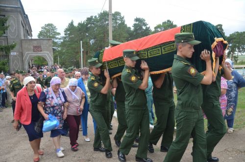Батырларча һәлак булган якташыбыз белән хушлаштылар