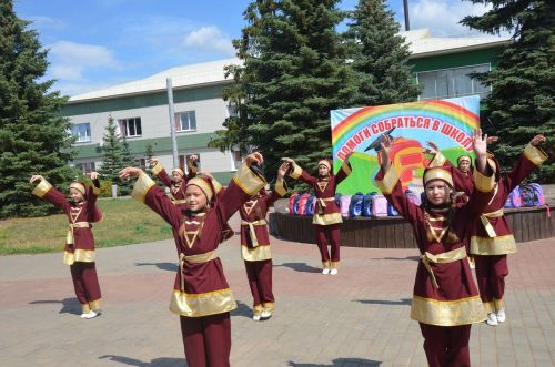 Район балалары мәктәпкә әзерләнәләр